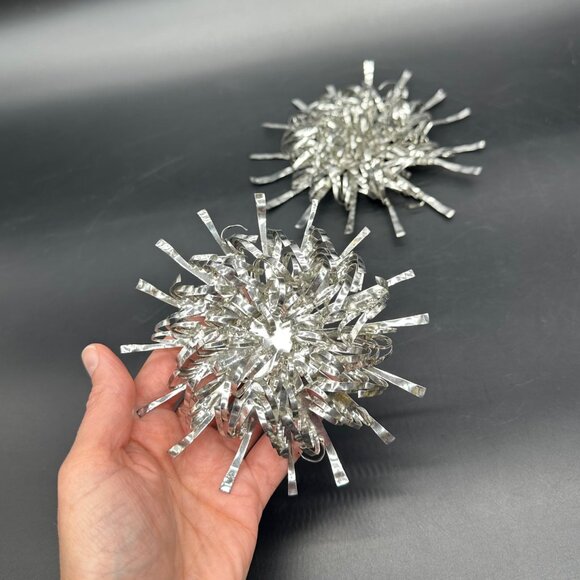 Vintage Atomic Starburst Christmas Ornaments Aluminum Handmade Set Of 2 Silver - Picture 7 of 8
